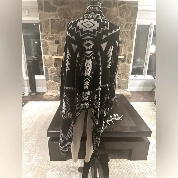 Aztec design wrap - Picture 3 of 6